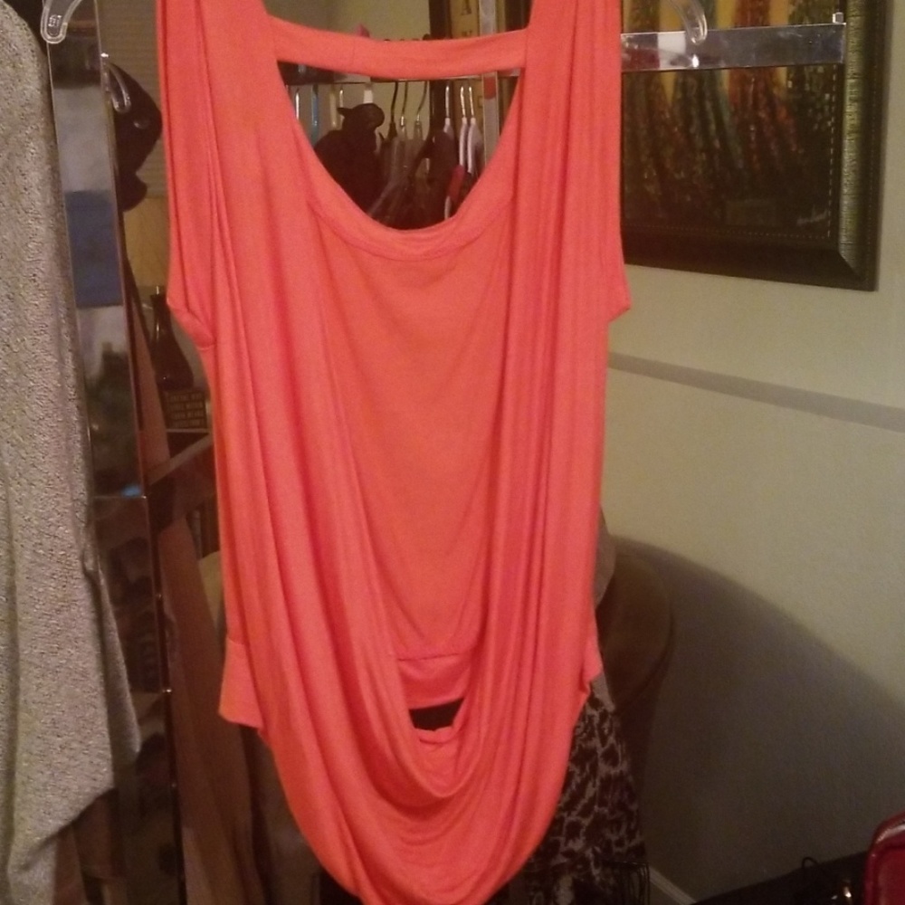 Backless Half Top - Picture 3 of 4